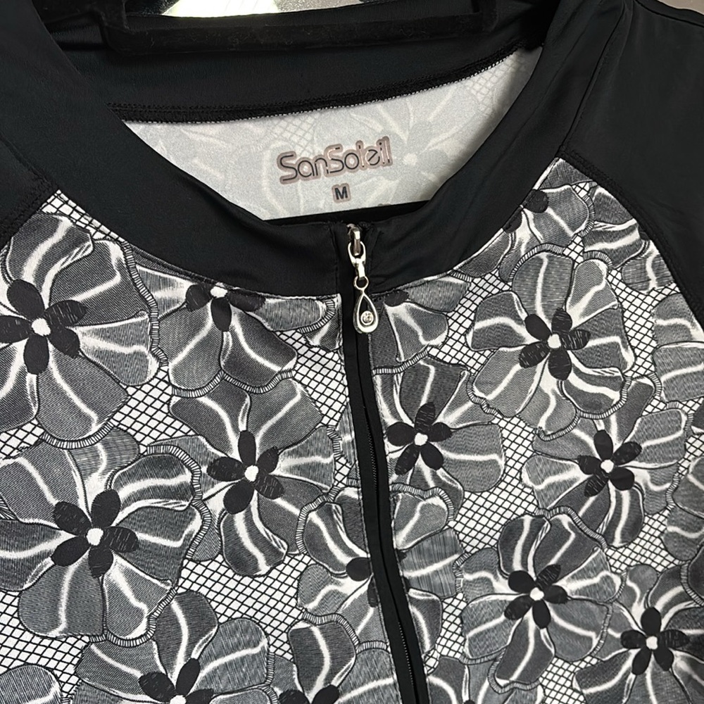 San Soleil Black and White Floral Long Sleeve Top